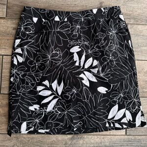 Tribal - UPF 50 Golf Skort Sz 10 Black and White Tropical
